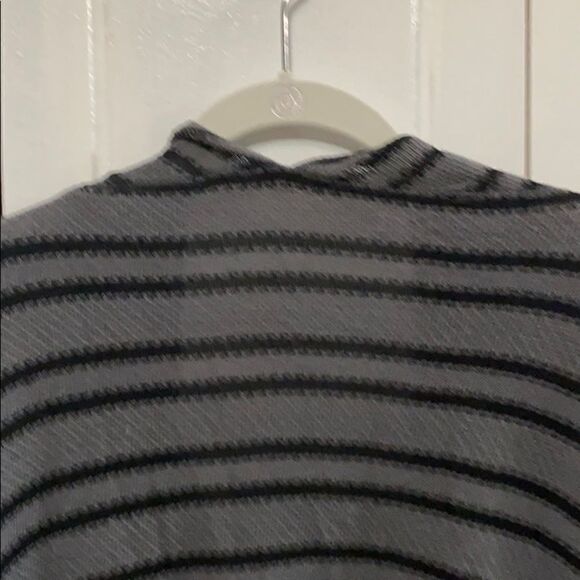 Final Touch Gray striped Cardigan 3/4 sleeve M - Picture 7 of 10